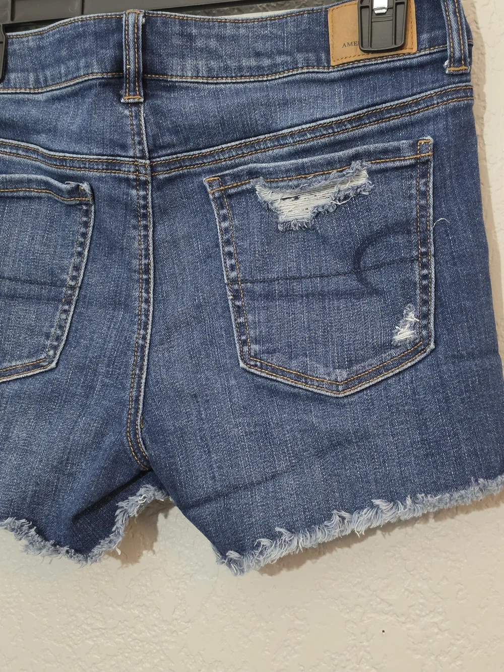 American Eagle Dark Blue Distressed Midi Shorts Mid Rise Denim Cut Off Womens 8 - Picture 4 of 8